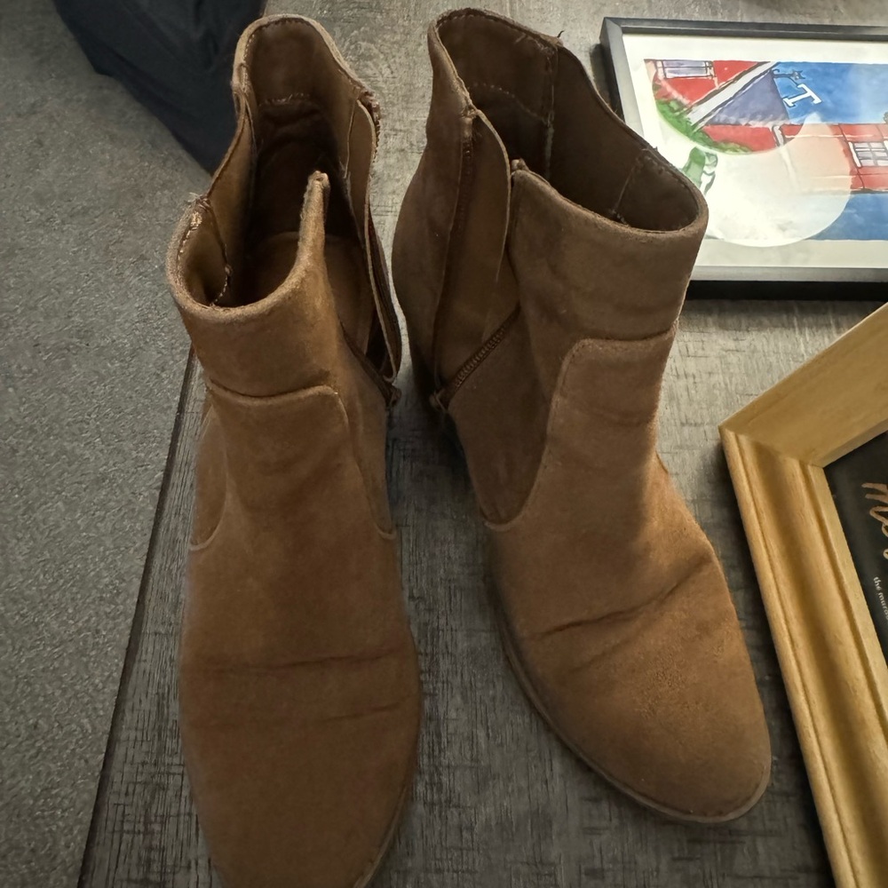 Universal Threads Brown Suede Ankle Boots